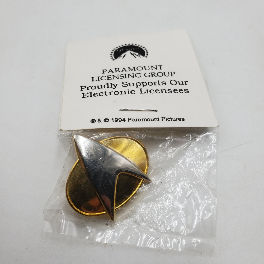 Fantastic Small Star Trek Next Generation Communicator Badge Pin